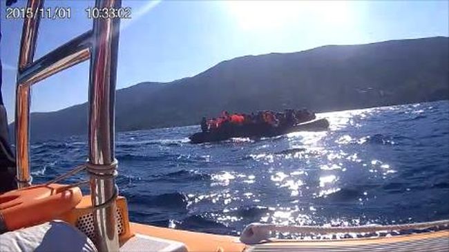 Deployment of the HRT of Samos at a wreck with refugees