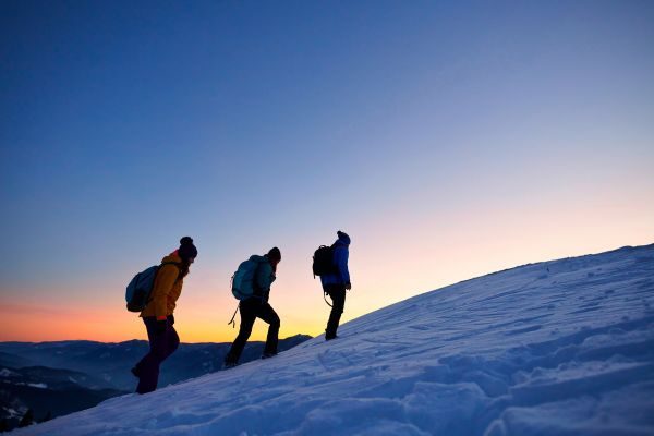 Ορειβάτες χιονισμένο